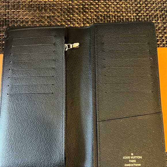 Louis Vuitton brazza wallet - Picture 8 of 11